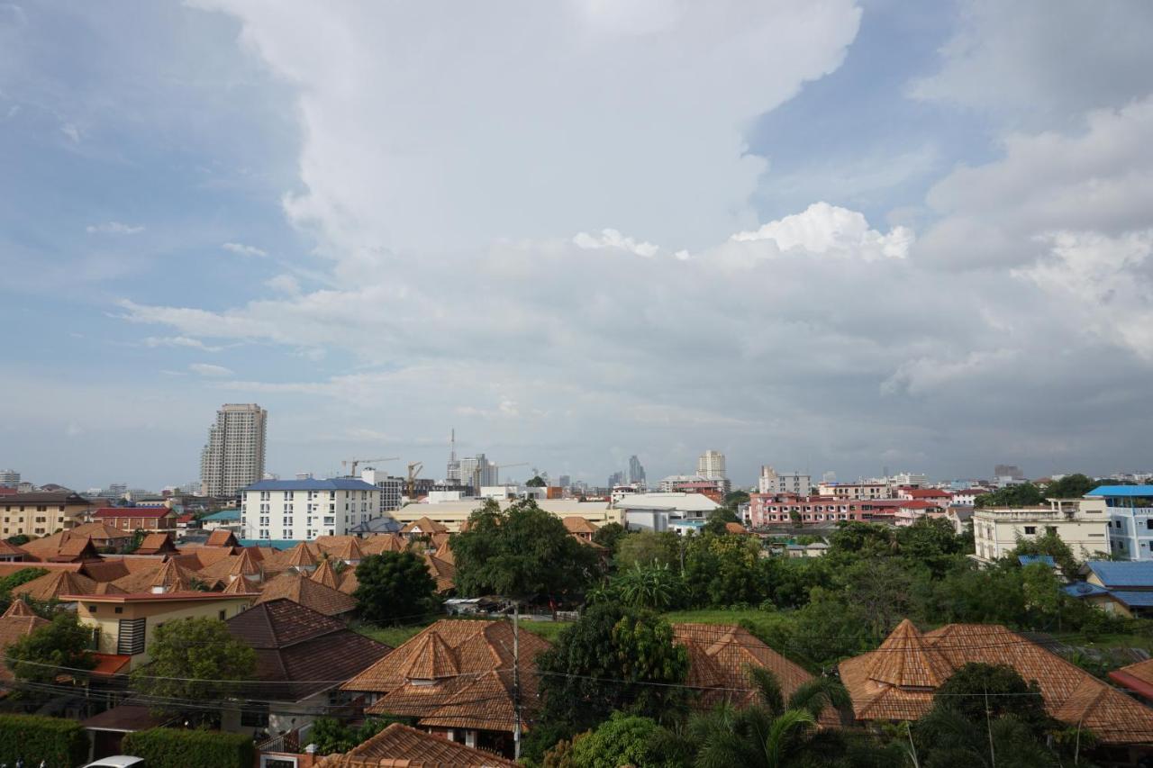Nine Blue Residence Pattaya Exteriör bild